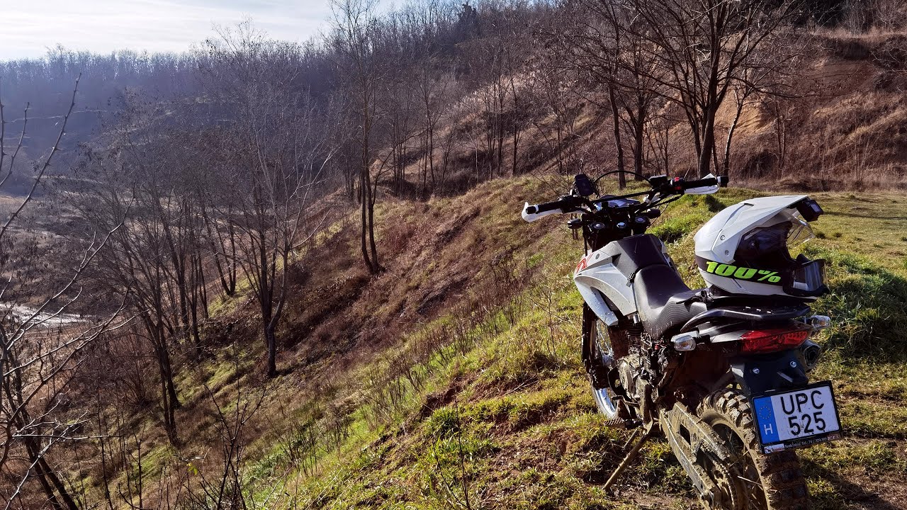 Offroad Ranch-on a Keeway TX 125-tel