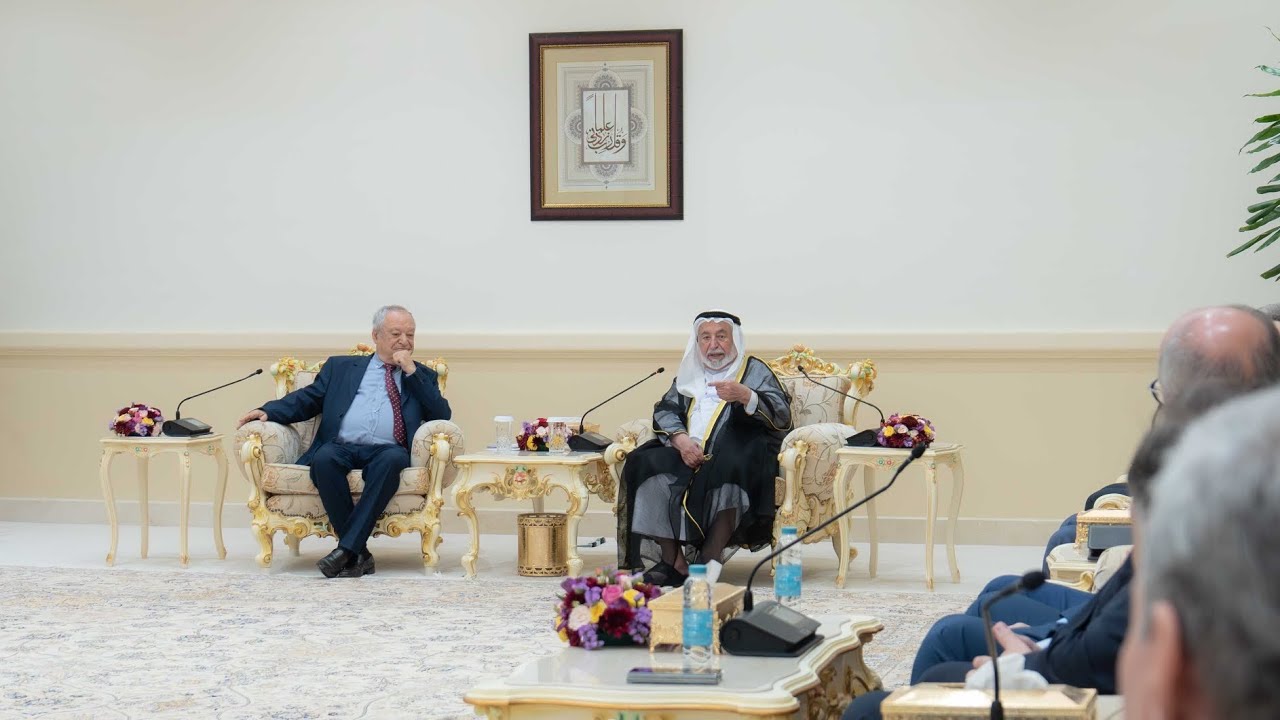 صاحب السمو حاكم الشارقة يستقبل وفد مؤسسي مجمع اللسان العربي في بيروت