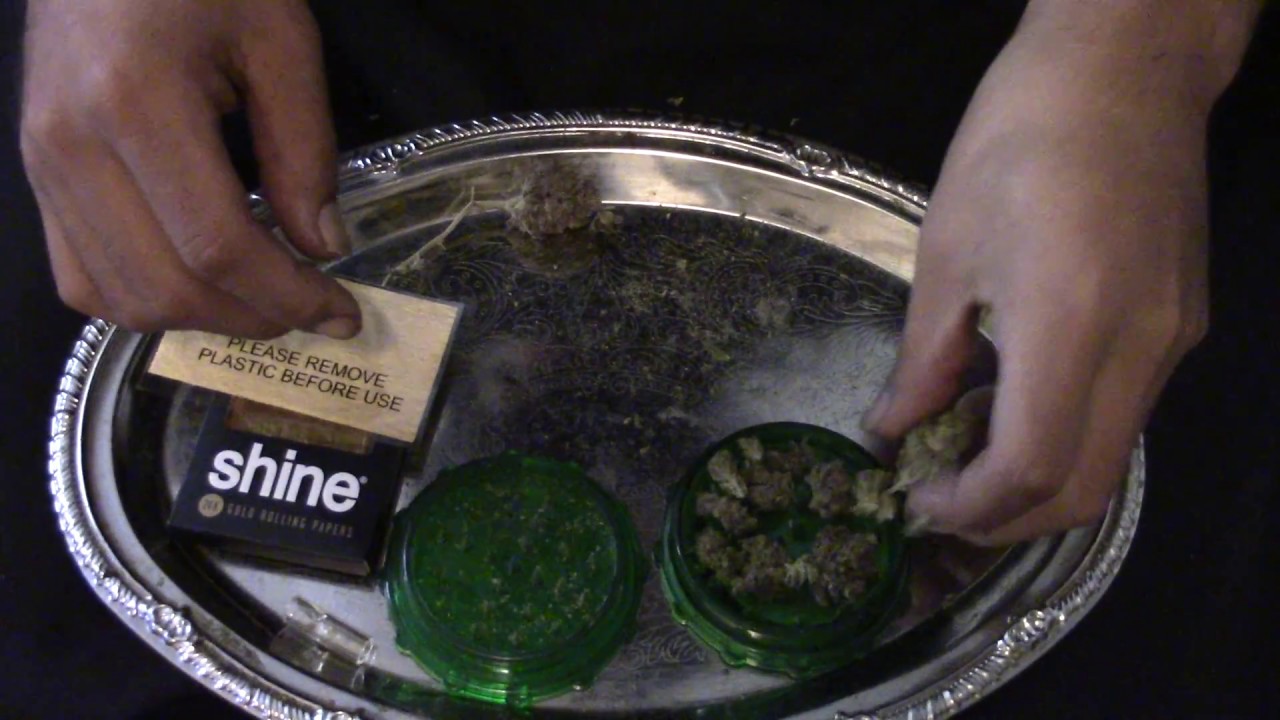 How to Roll a Joint (24k Shine papers)
