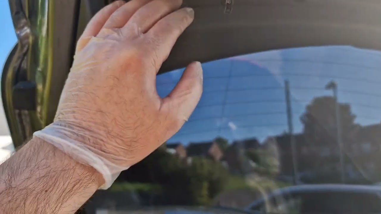 Audi A6 C6 tylna klapa, demontaż tapicerki tylnej klapy