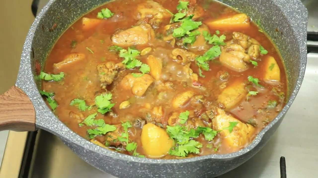 Chicken Aloo ka Salan easy recipe by Naz's Kitchen