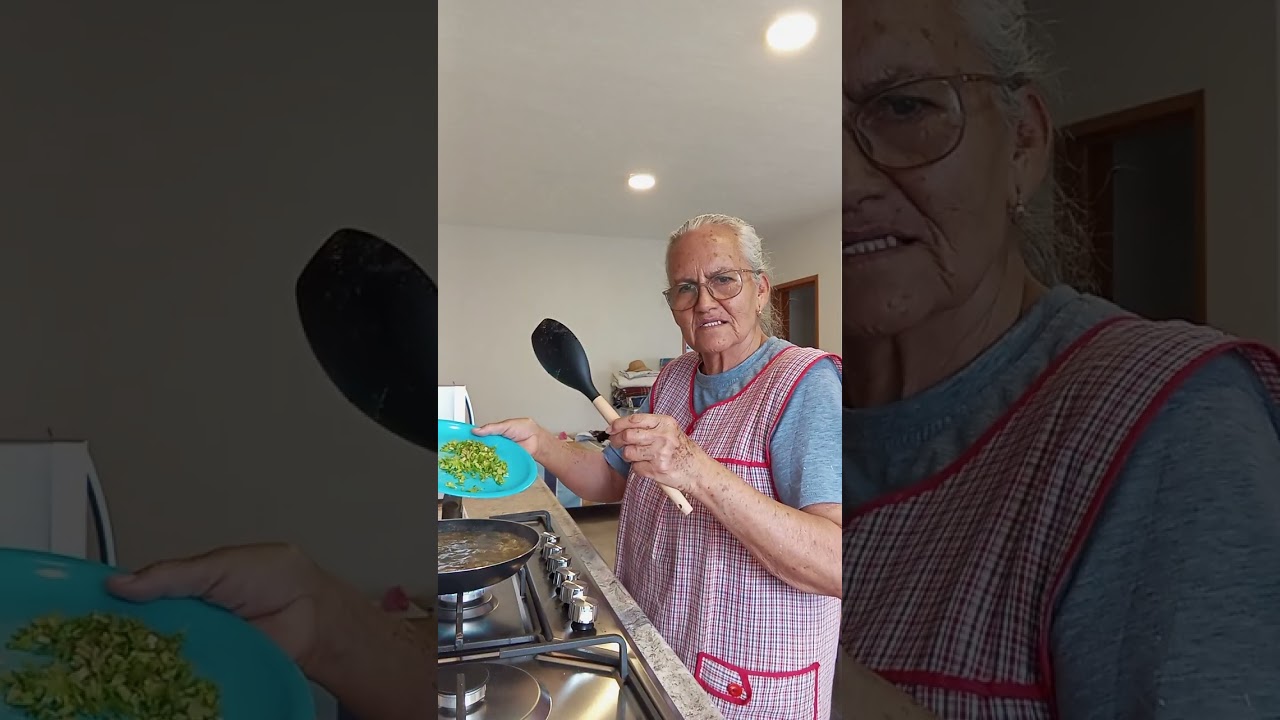 Nopales tiernitos en salsa picosa 😂 la vida es muy corta hay que disfrutarla 🙏🏼