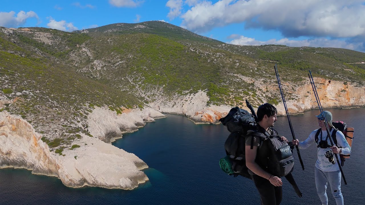 Nedostopen rt brez ljudi, poti ali signala - Wild Fishing on a Remote Cape
