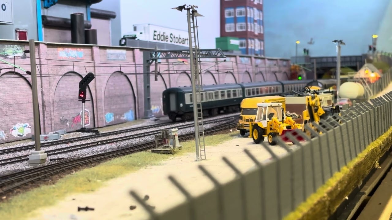 Heljan BR blue class 33 DCC sound Legoman Biffo