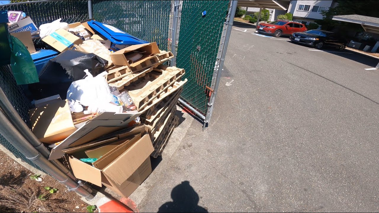 2 Enclosures 10 Totes Recycle