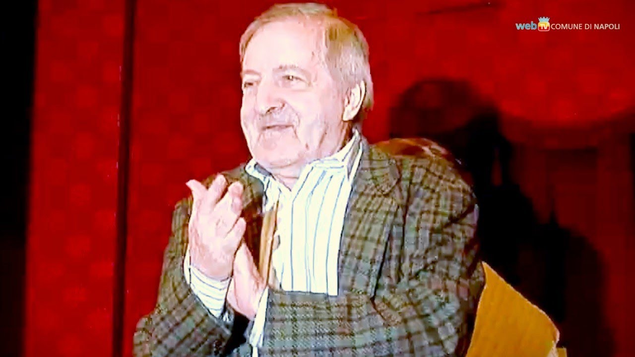 Il saluto e le lacrime per Roberto De Simone, immenso maestro