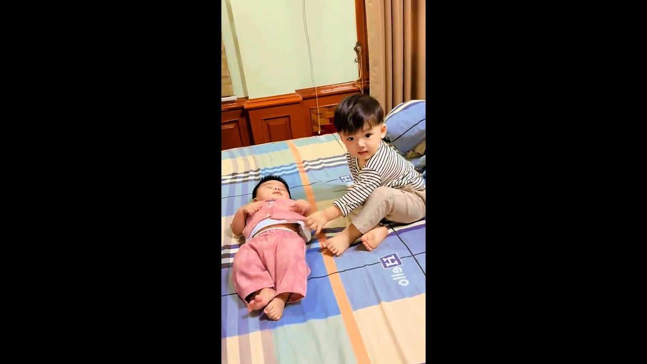 ချစ်စရာကောင်းတဲ့ ​စိန်ဥတို့ညီအကိုနှစ်ယောက် 🥰