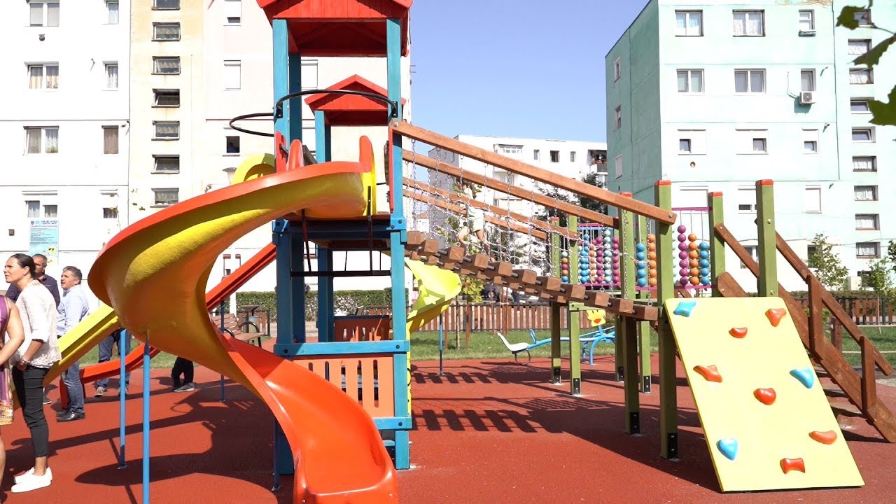 Loc de joaca modern pe strada Sinaia din Medias | novatv.ro