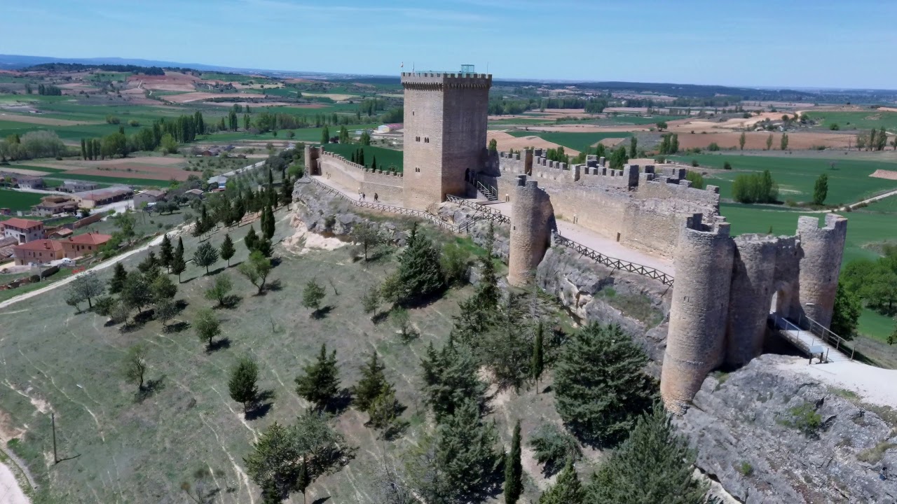 Espectacular Castillo de Peñaranda de Duero en Burgos, España - Xiaomi Fimi X8 SE 4K GPS DRONE