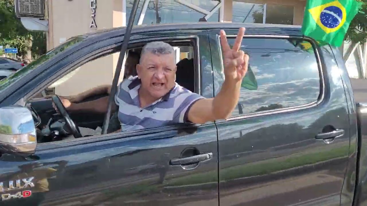 Grandiosa carreta 2° turno do Bolsonaro rumo à vitória, vota vota e confirma 22 . Perobal PR.