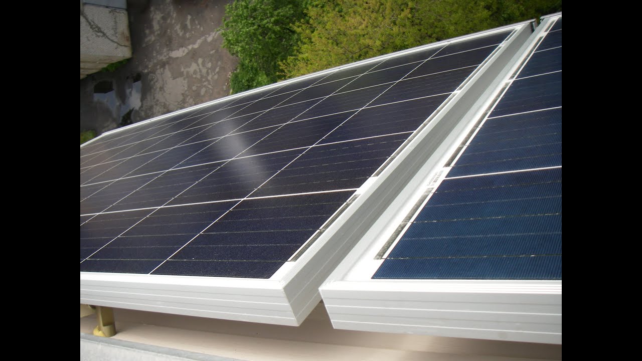 Солнечные панели Yingli Solar YL260P, 260 Вт / 24В на балконе