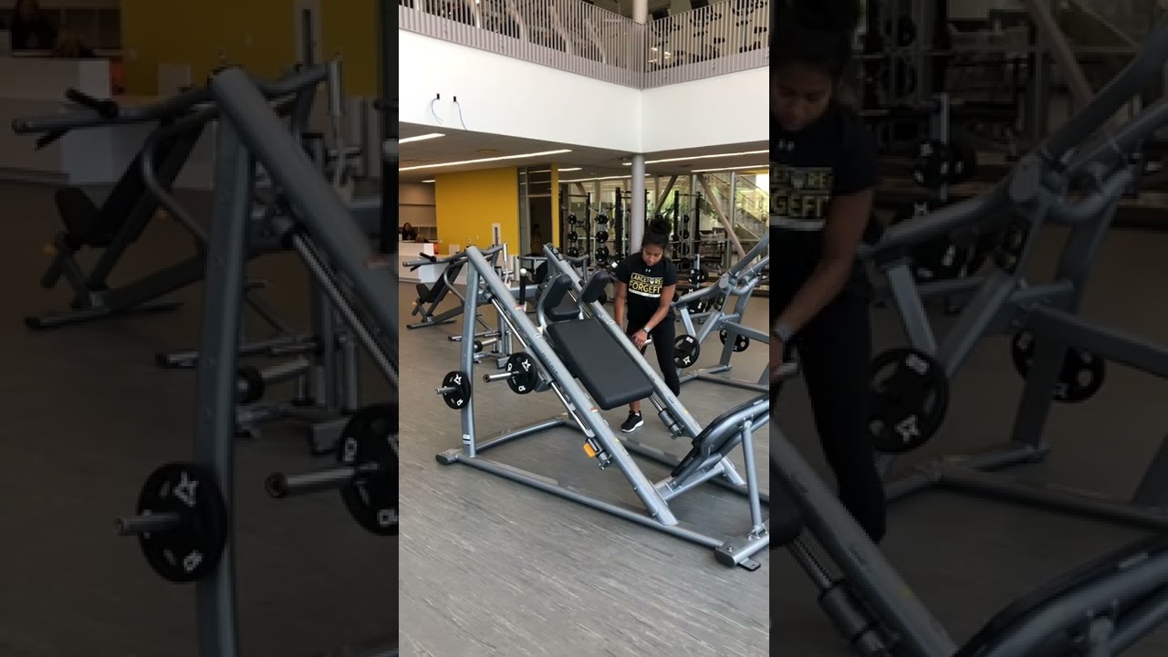 Toldo Fitness Tours: Hack Squat