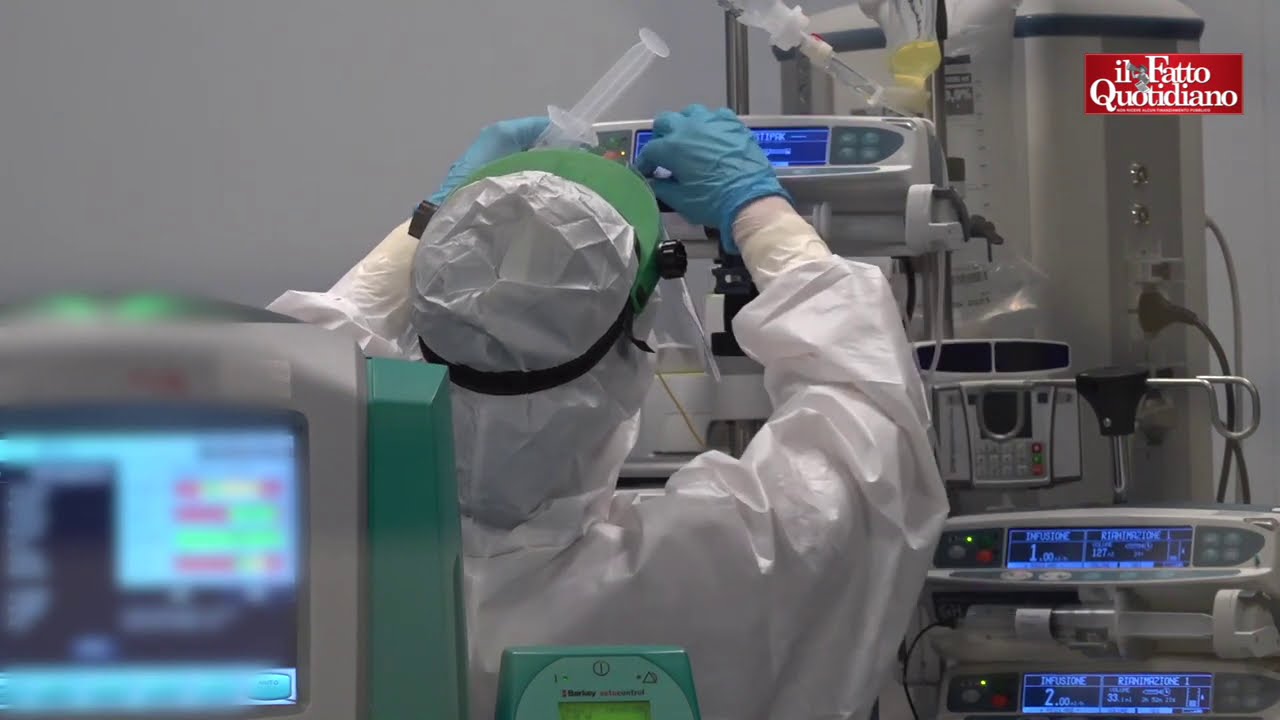 Video nella terapia intensiva del San Matteo di Pavia: 'Di nuovo nel baratro