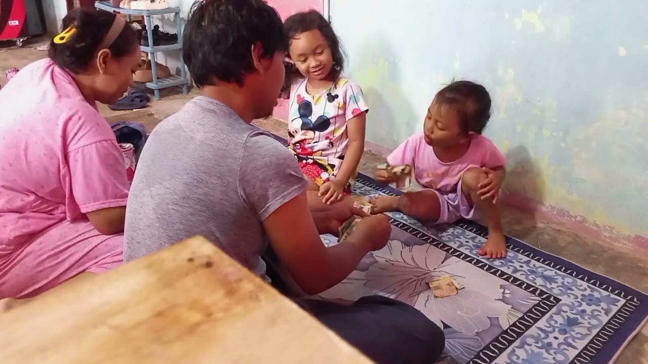 Saffanah dan Soffiyah Buka tabungan.