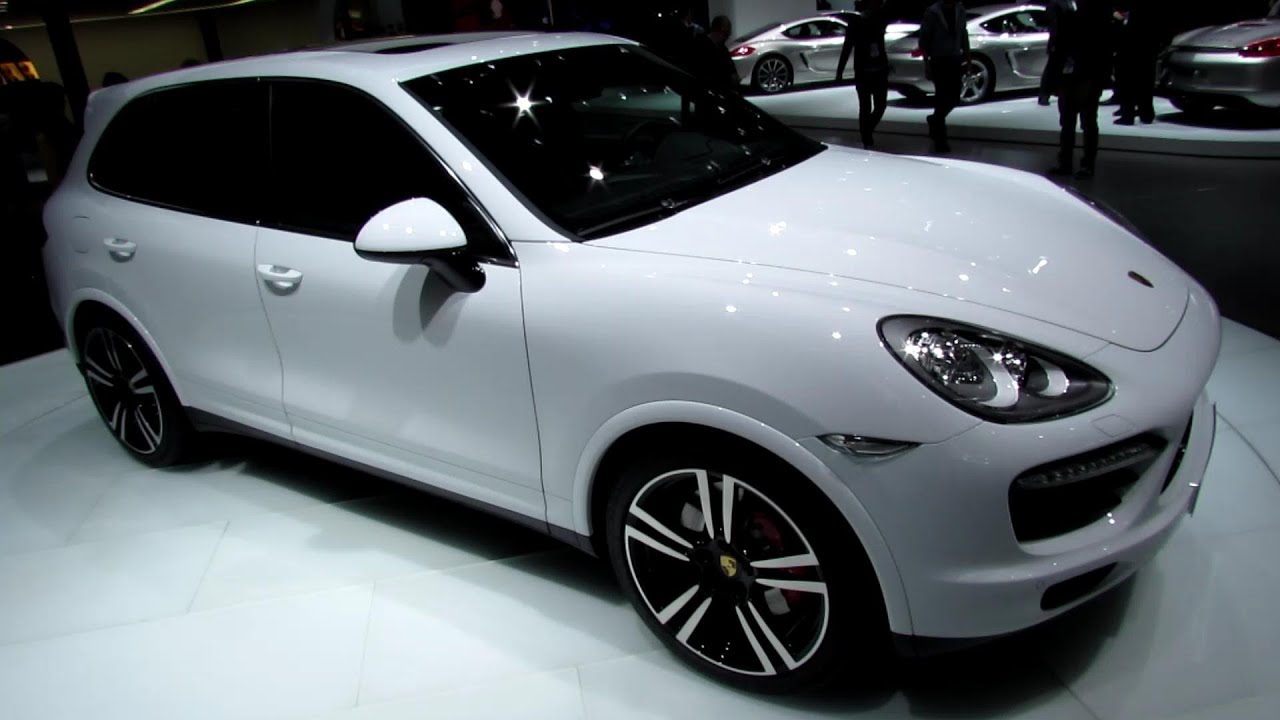 2014 Porsche Cayenne Turbo S - World Debut - 2013 Detroit Auto Show - Ext. & Int. Walkaround