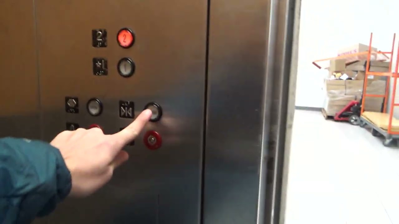 Montgomery Hydraulic Elevator - Kohl's - Merrillville, IN