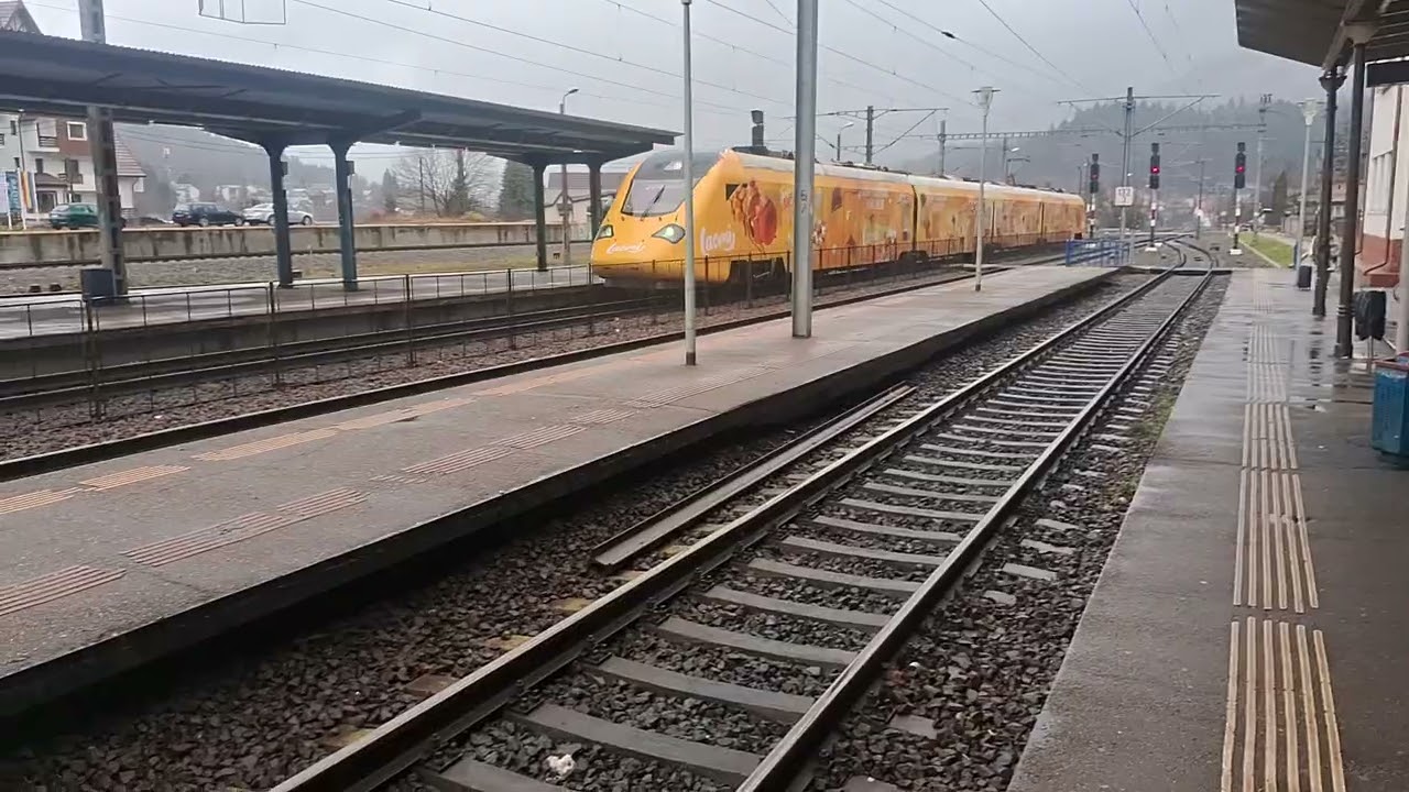Trenul Hyperion Softrans sosind în gara Bușteni 