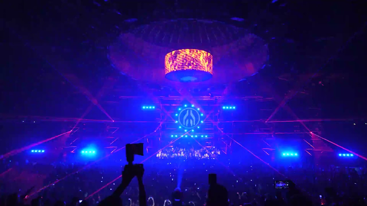 MAYDAY 2021   Katowice, Spodek 10 11 2021   MEDIAM pokaz laserowy