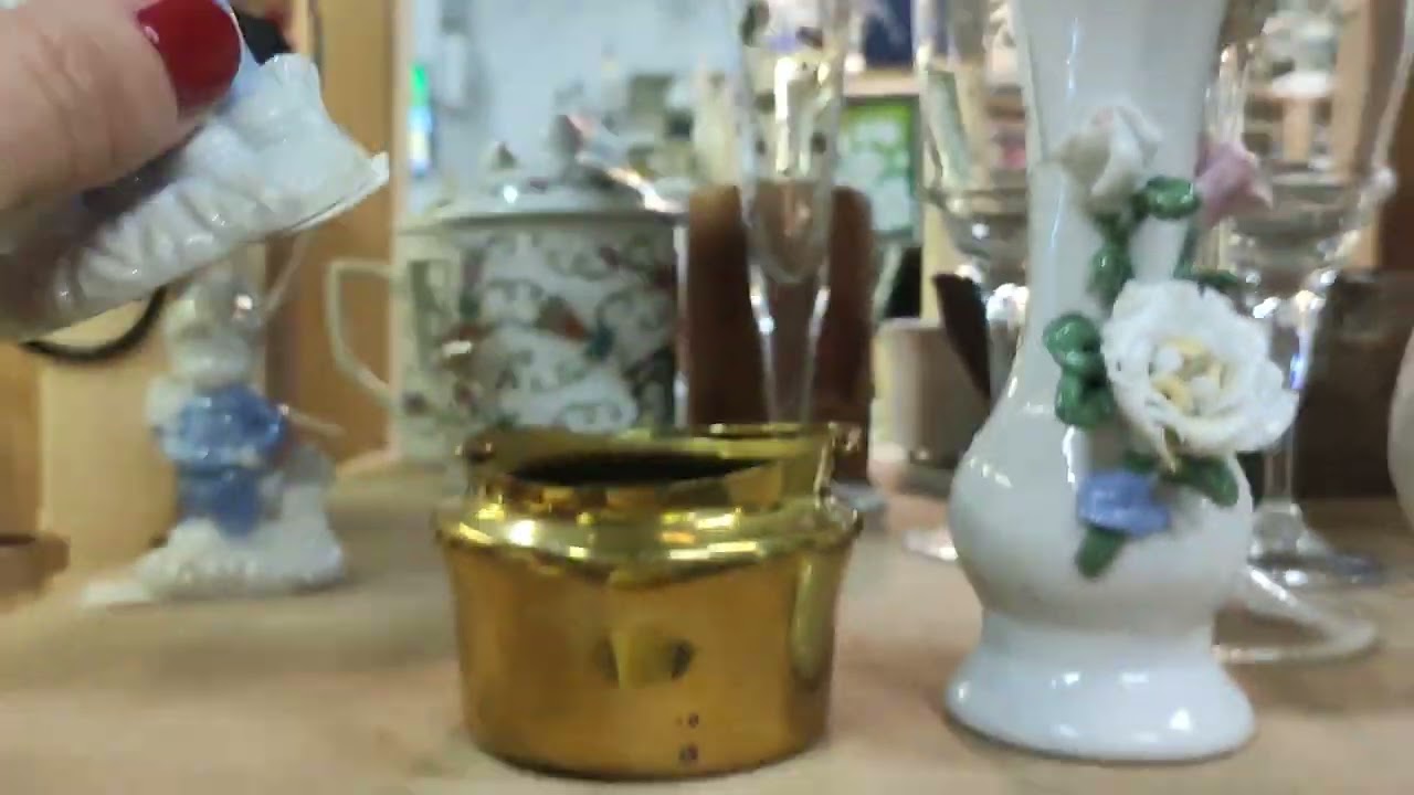 Flea Market in Poland, Warsaw/ Sklep z antykami. Stare na Nowo. Warszawa #fleamarket #antyki #art