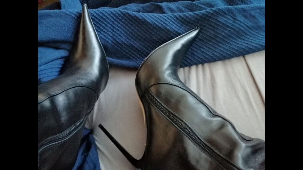 Ultra Pointy Leather Stiletto Boots closeup and toeflexing asmr