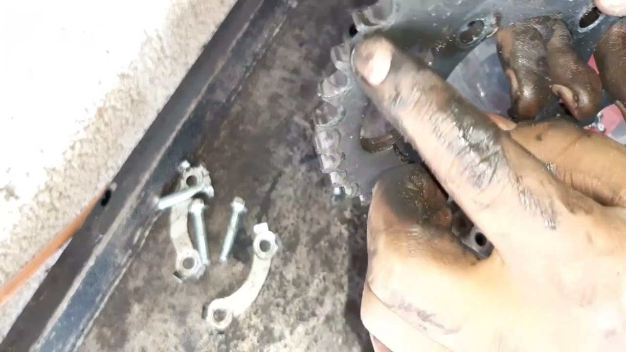 Como cambiar el Kit de Arrastre de la moto at110 rt italika