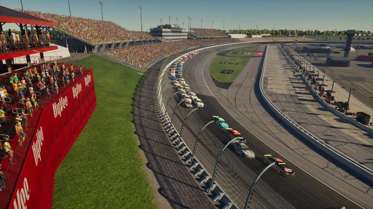 Iowa Speedway green flag racing
