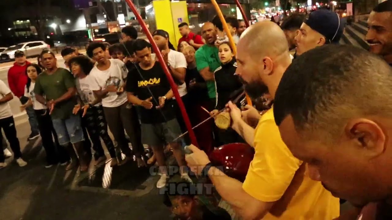 ABADÁ CAPOEIRA RODA DE CAPOEIRA DA AVENIDA PAULISTA 