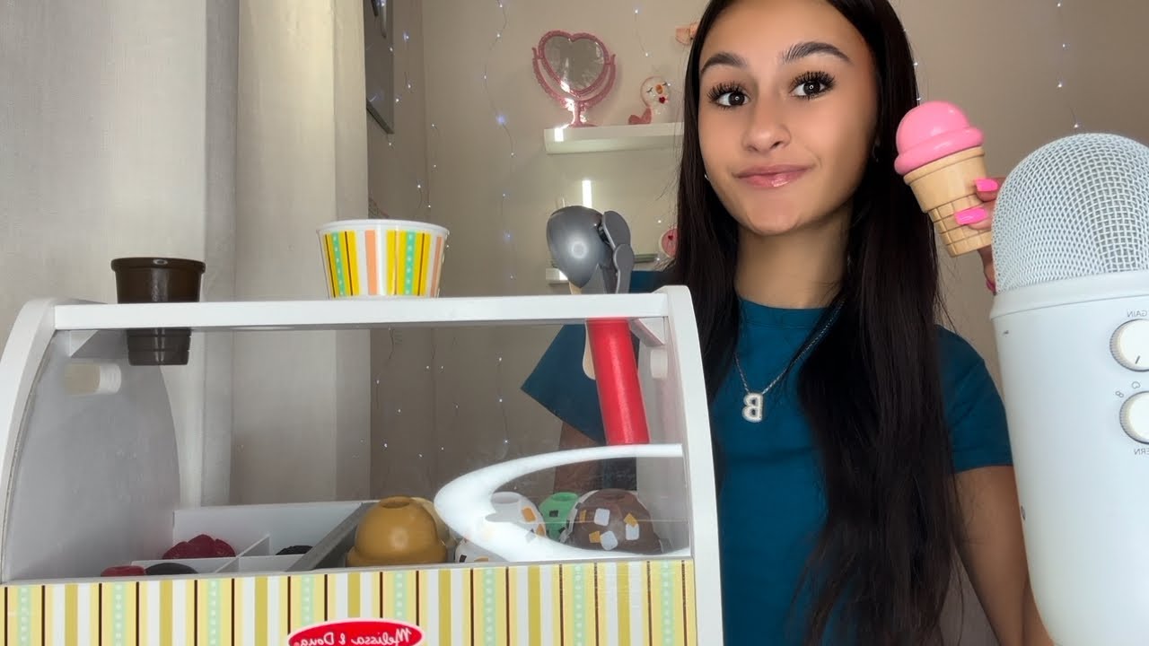 ASMR| You go to the BEST ice cream shop in TOWN !! 😳