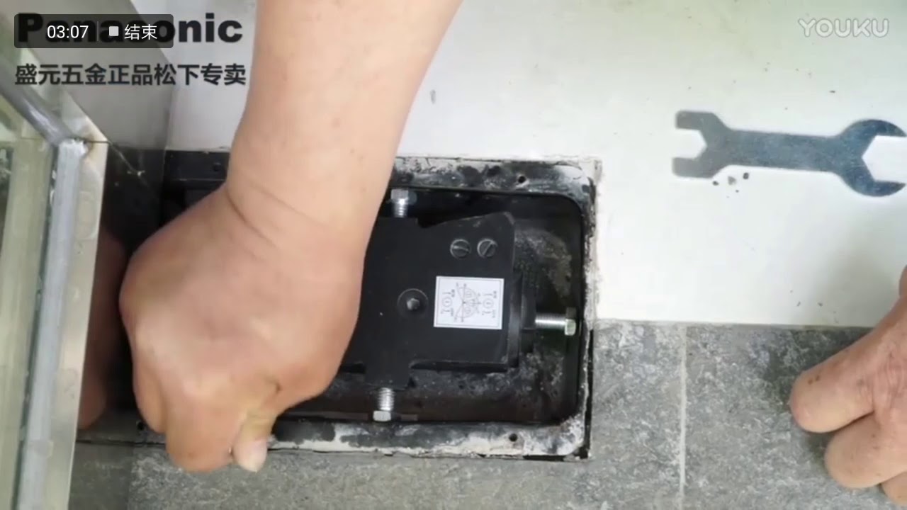 How to install aluminum frame door with floor spring