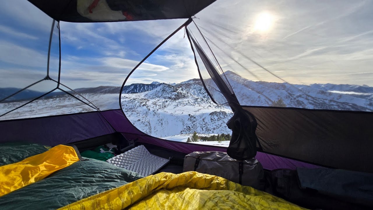 🎒 Seul en bivouac d’hiver à 2059 m – Snowboard & montagne