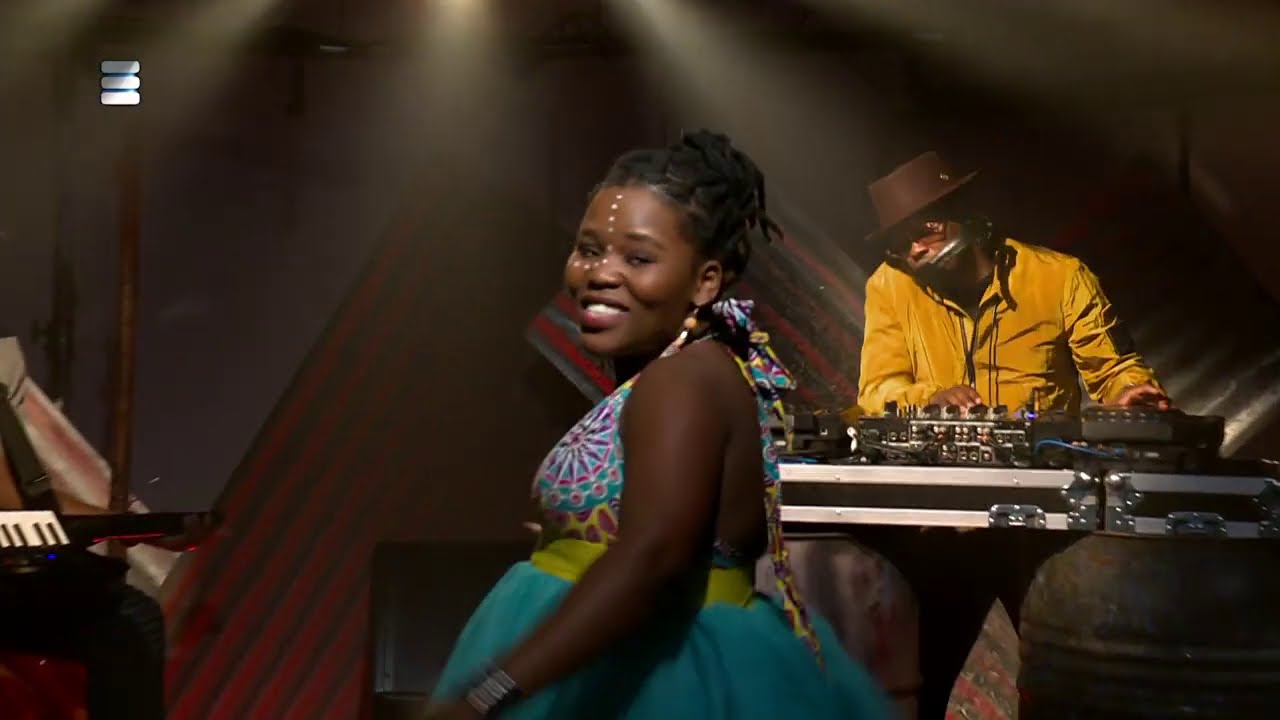 Black Motion feat. Nobuhle - Hosanna