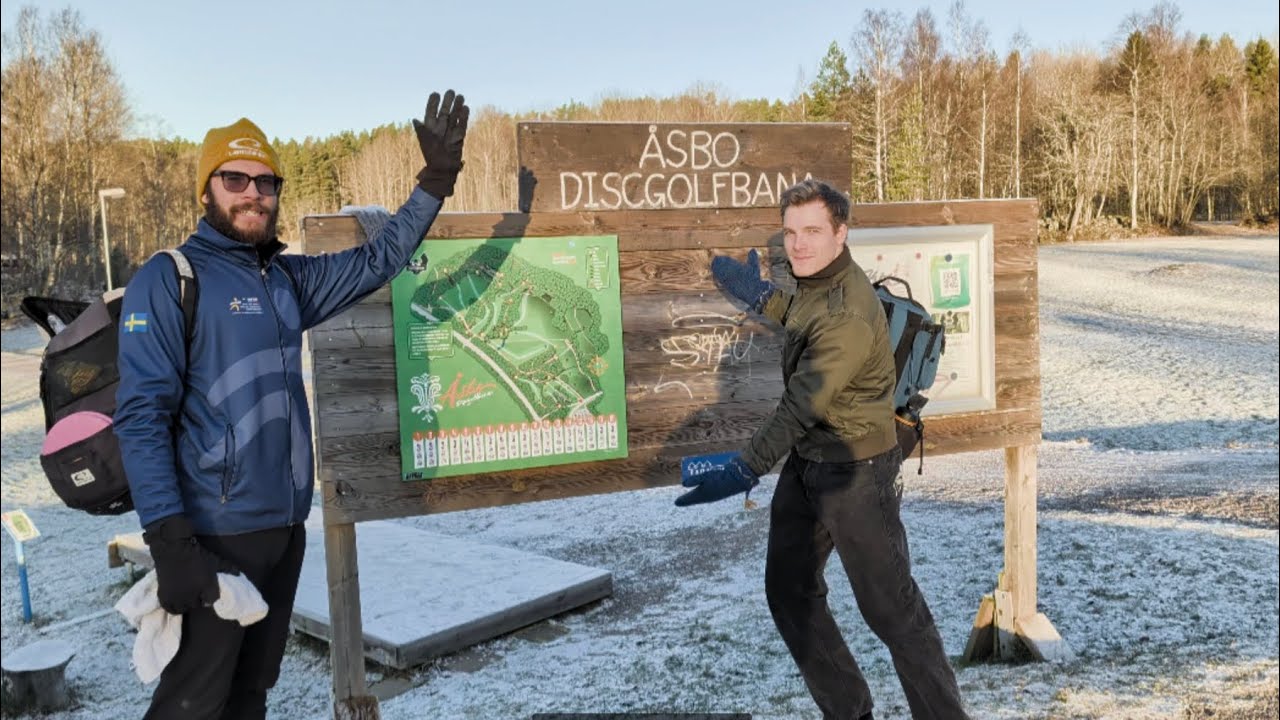 Anton Lindh - Bröderna kampen på Åsbo Discgolf Bana på julafton 