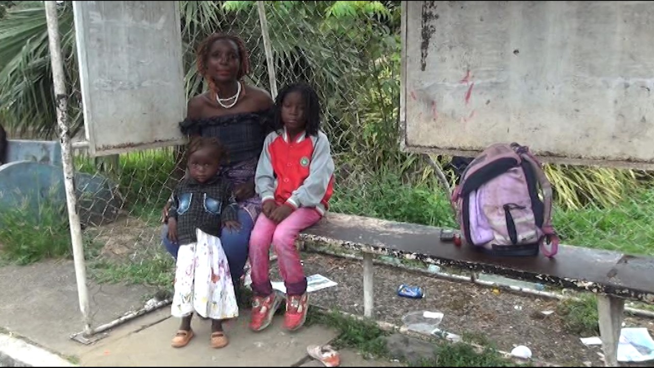 L’ENFER DE LA RUE : LE CALVAIRE INTERMINABLE DE MOMO PRISCA ET SES ENFANTS À DOUALA