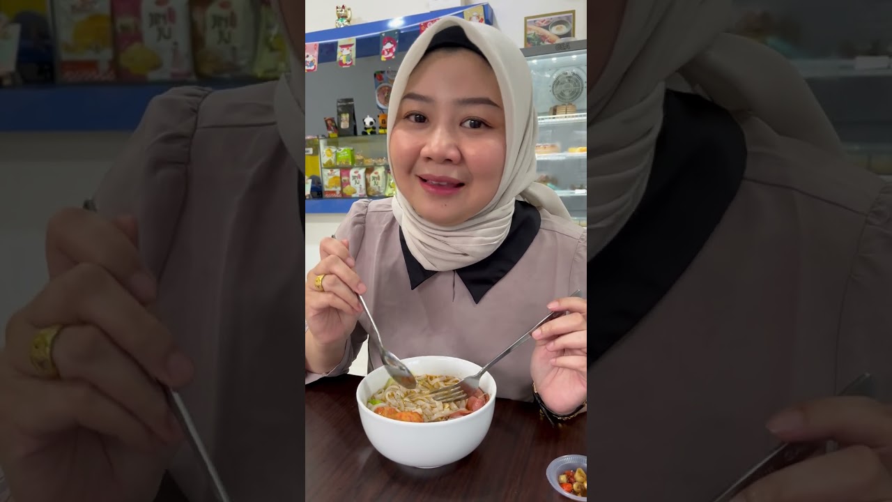 Ternyata di Banjarmasin ada kafe yang menyajikan masakan khas Vietnam