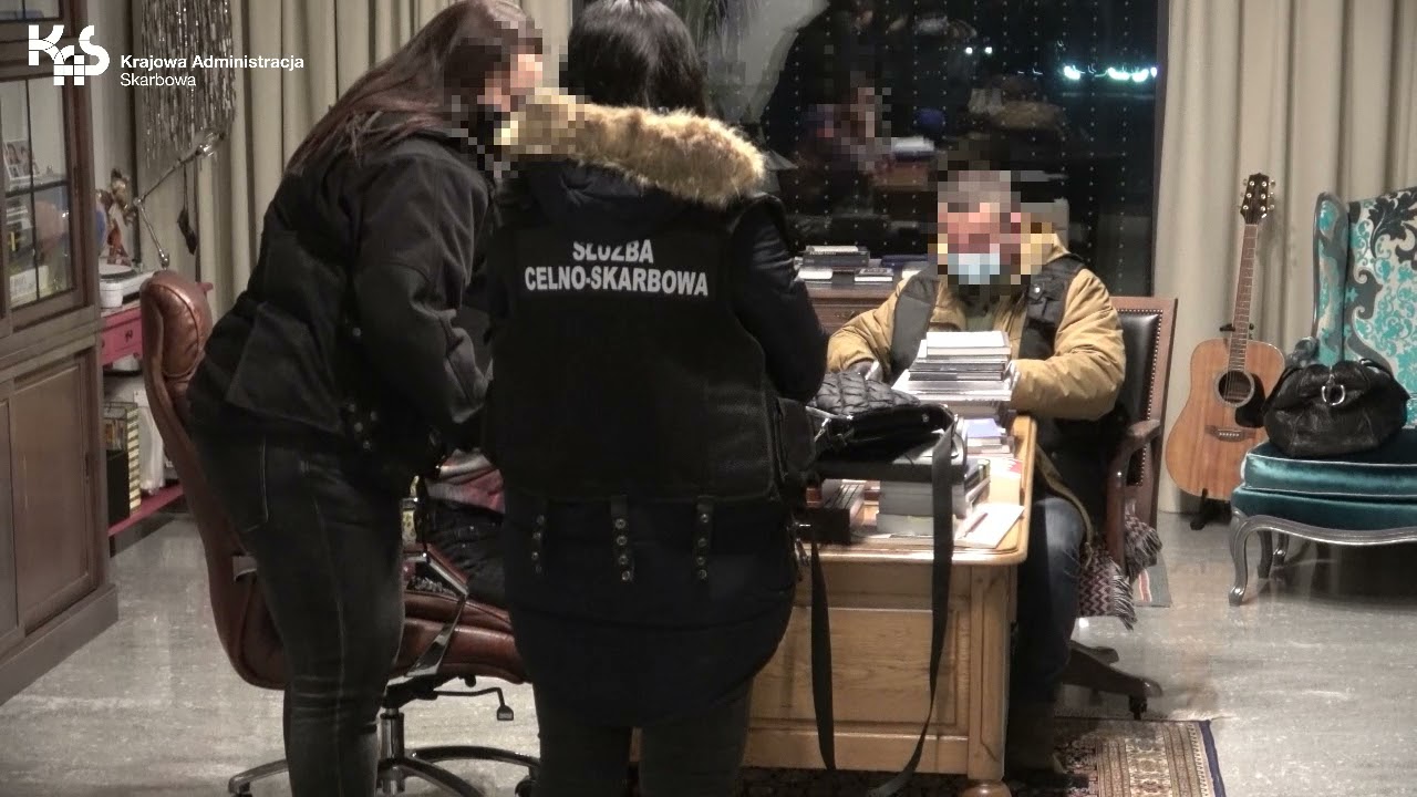 KAS rozbiła grupę organizującą nielegalny hazard