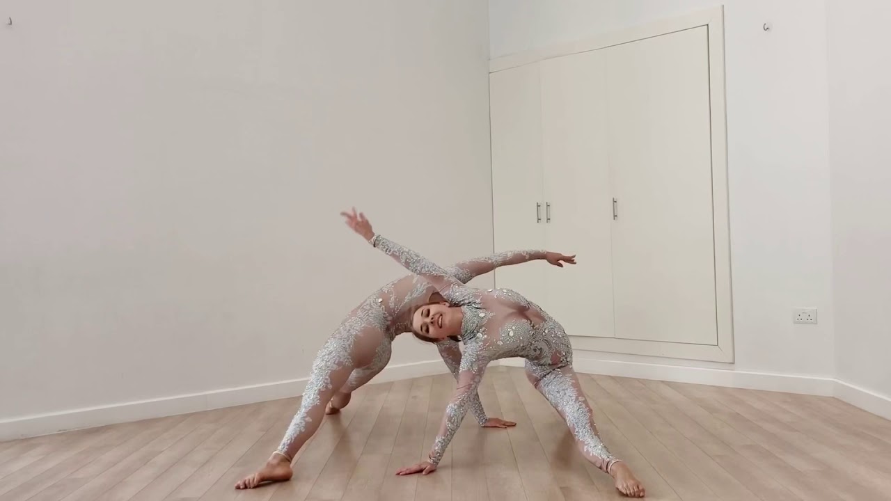 Acro duo show in Dubai & Abu Dhabi