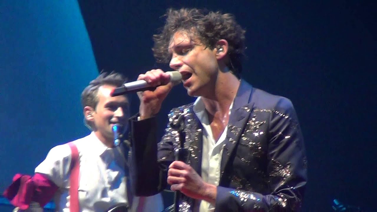Mika - intro + Relax @ Mediolanum Forum, Assago Milan