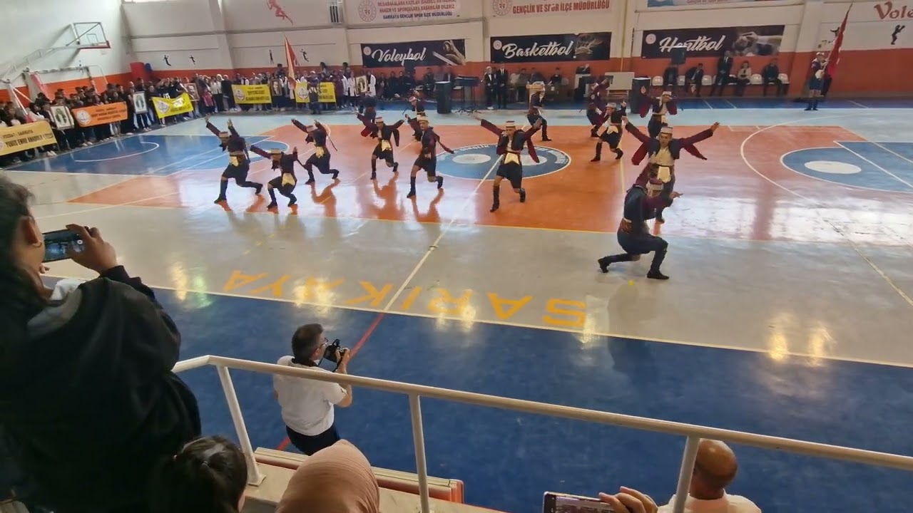 Şht.Cengiz Polat A.İ.H.L. Muhteşem 19 Mayıs Gösterisi:Zeybek Ruhu Sarıkaya Spor Salonu'nda Canlandı!