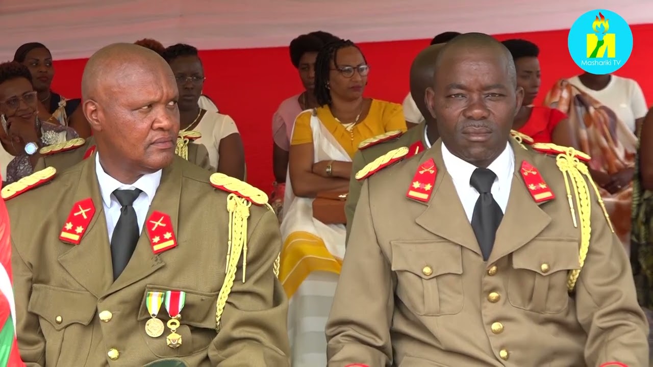 Intwazagabo 32 zaronkejwe impapuro z'umutsindo mu vyo gutwara amakambi no gutunganya ivy'intambara