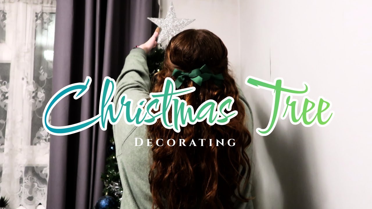 Decorating The Christmas Tree // Vlogmas Day Three