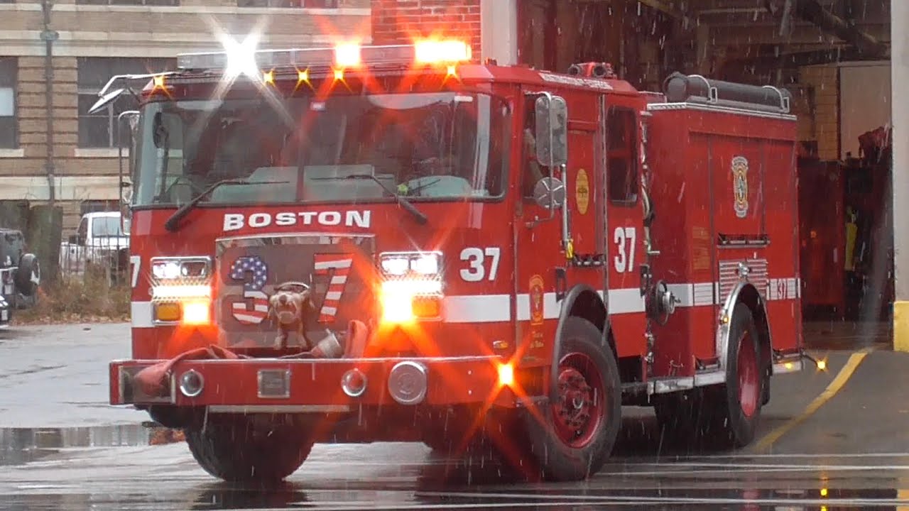 Boston Fire Dept. *NEW* Engine 37 Responding