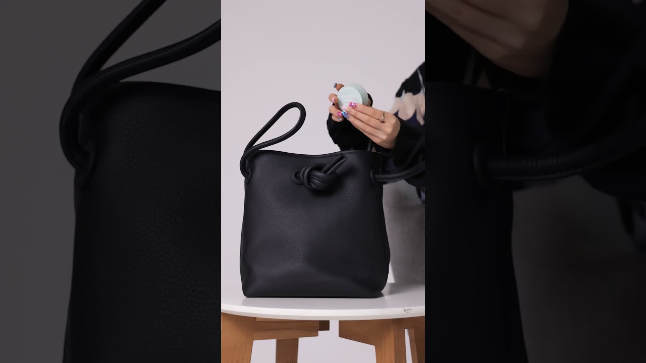 Everyday essentials in one bag: The Vasic Bond keeps it simple, stylish, and ready to go.
