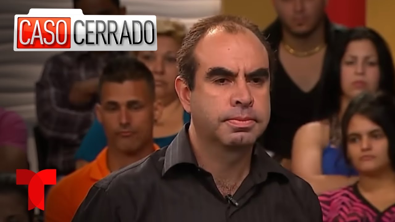 Does he use his daughter for a catalog of the dead? 😨📷⚰️ | Caso Cerrado Complete Case | Telemundo