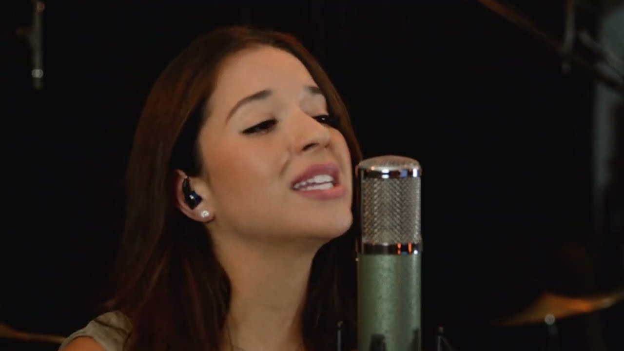 Russian Roulette - Rihanna (Cover by Eileen Mirabal)