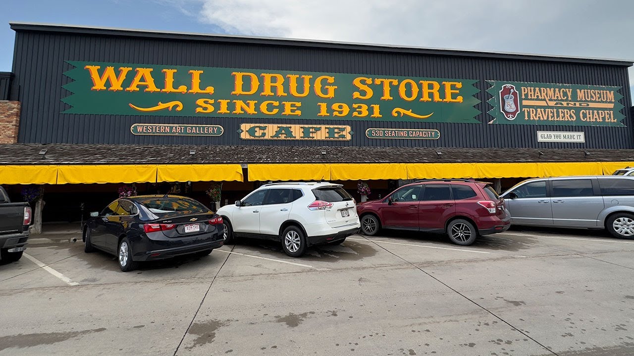 ВНУТРИ печально известного наркопритона Wall Drug в Южной Дакоте