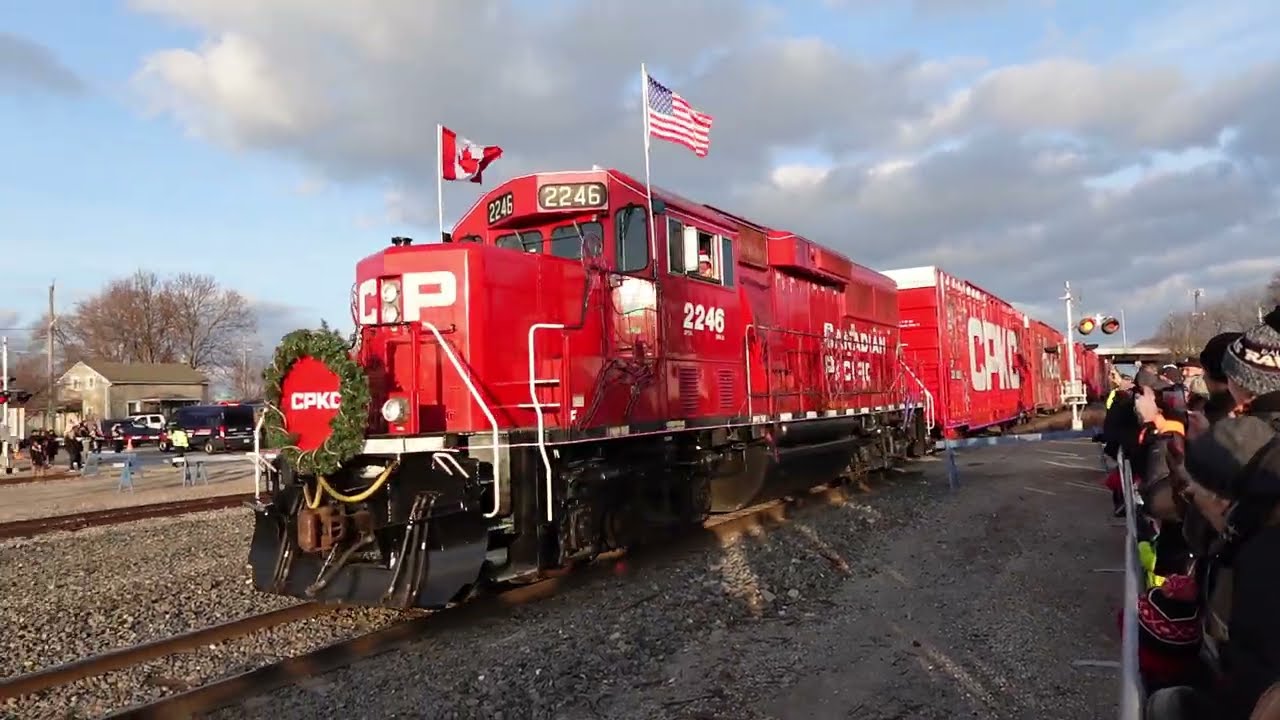 CPKC 2025 Holiday train coming into the Galt train yard
