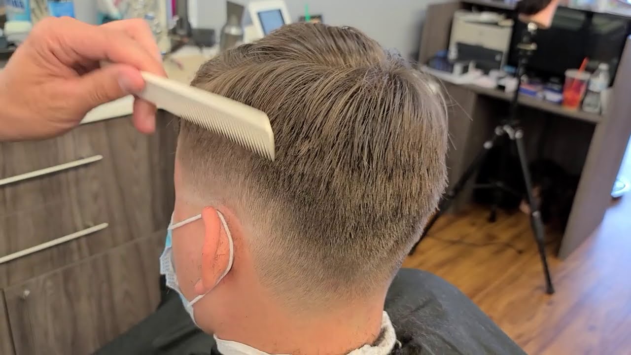 Освойте классическую стрижку с низким конусом вместе с MC Barber