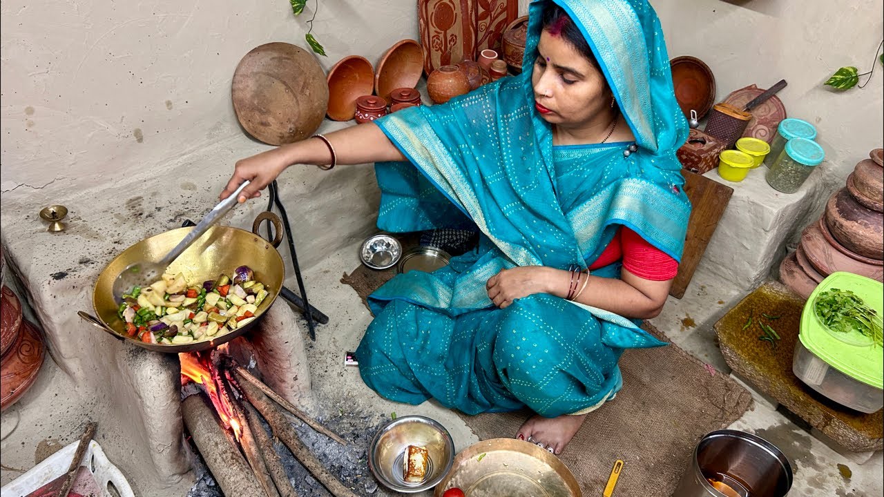 चूल्हे पर मिक्स वेज सब्जी रोटी #villagefood #livecooking