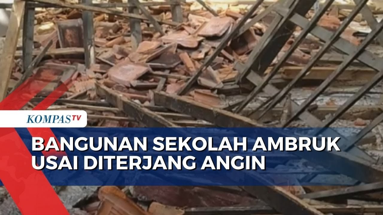 Bangunan SMPN 2 Karangampel Indramayu Ambruk Usai Diterjang Angin Kencang
