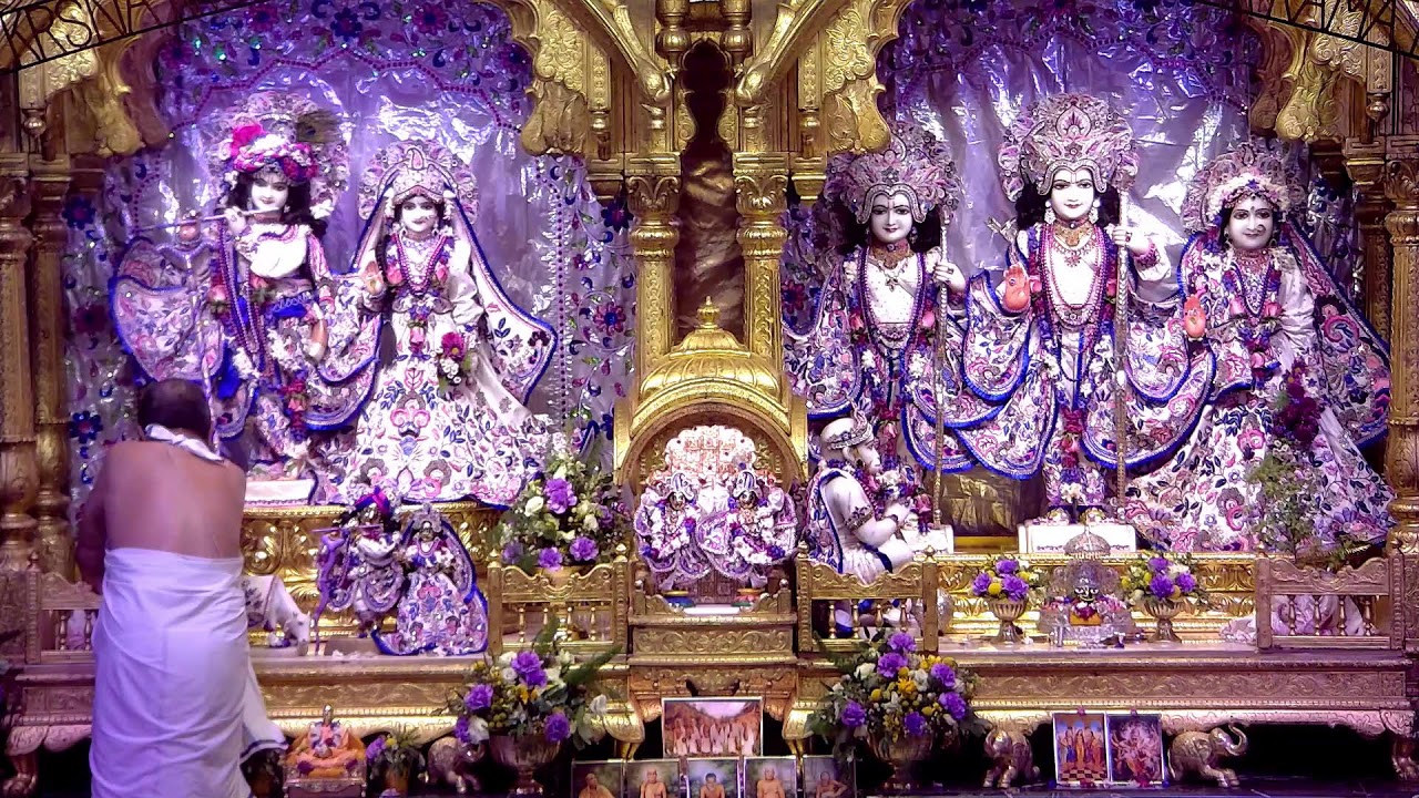 Bhaktivedanta Manor | Darshan